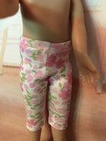 8" Heartstrings Print Capris